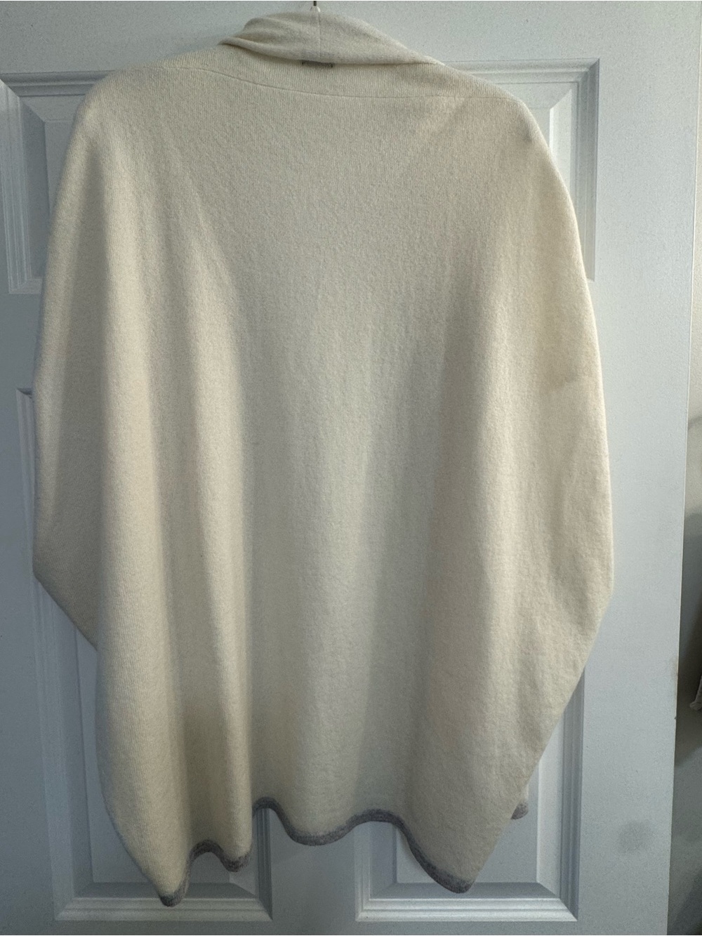 J. McLaughlin Cashmere Cream Wrap - Picture 2 of 6